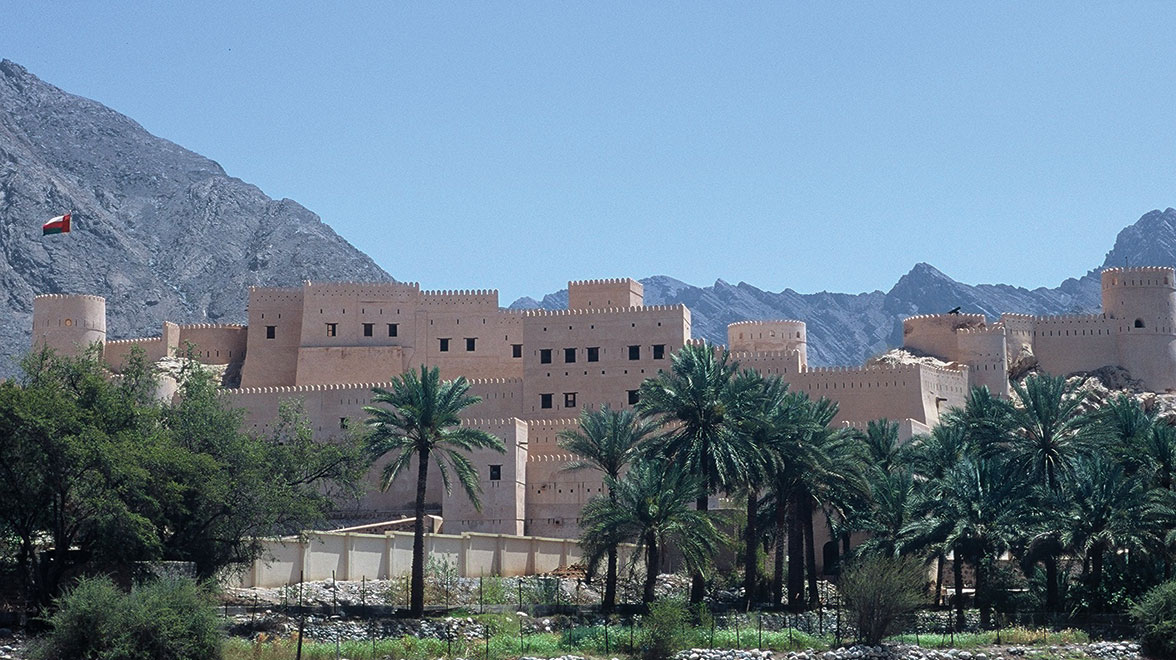 Contrasts Of Oman Tour